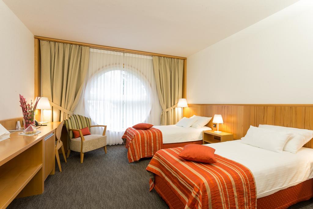 Hotel Jozef Идрия Номер фото